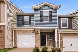 Building Photo - 819 Holiday Pk Ln