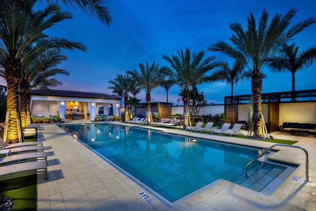 Building Photo - Locklyn West Palm