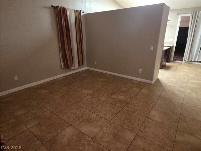 Building Photo - 641 Rubber Tree Ave