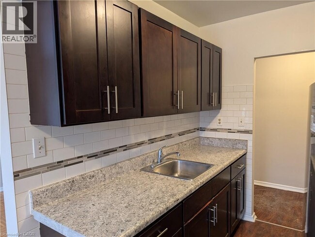 Building Photo - 2049 Prospect St