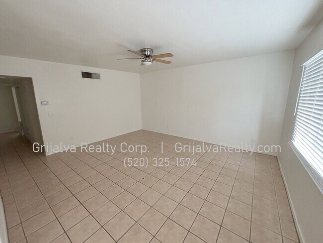 Foto del edificio - 5837 E 24th St