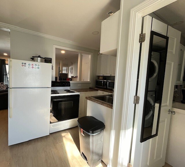 10 Elm St, Newmarket, NH 03857 House Rental in Newmarket, NH