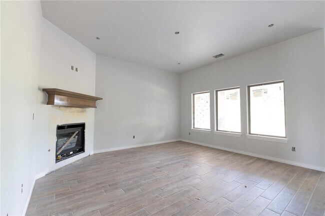 Foto del edificio - Brand New Home + Norman Schools + 3 Bedrooms + Storm Shelter