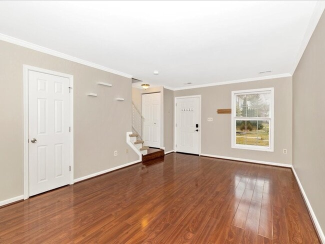 Foto del edificio - 584 Cotswold Ct