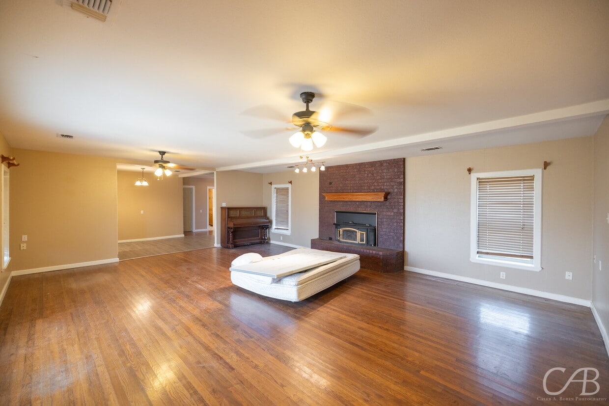 Primary Photo - For Lease