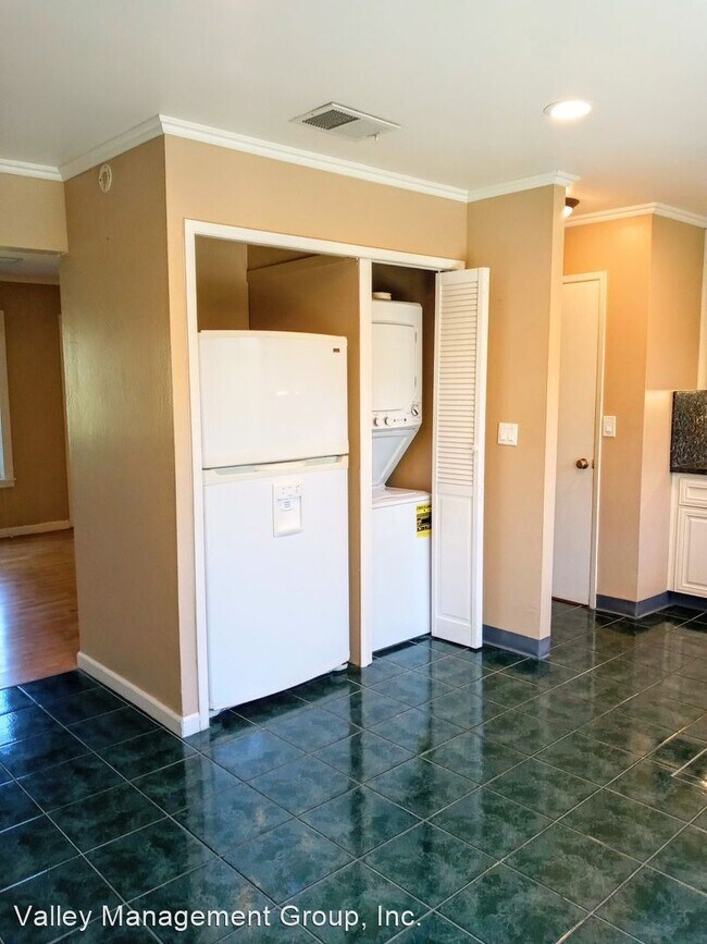 Building Photo - 2 br, 1.5 bath House - 3414 Prince Albert Ct