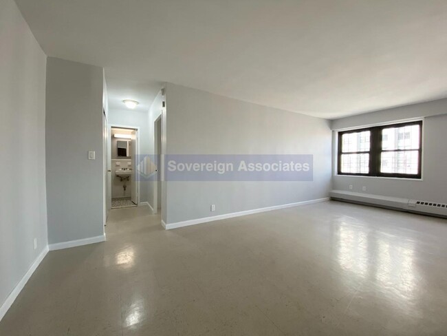 Building Photo - 1370 Saint Nicholas Avenue