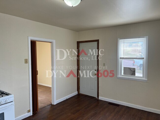 Building Photo - 403 S Wayland Ave