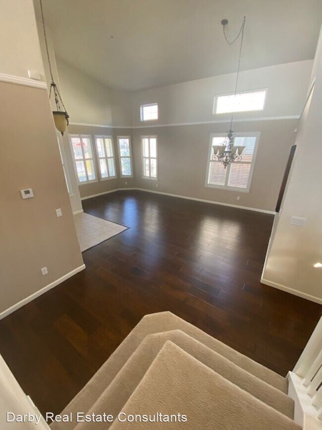 Building Photo - 4 br, 2.5 bath House - 2452 Berkshire Lane