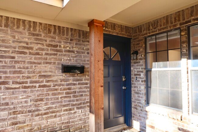 Foto del edificio - 356 Park Brook Dr