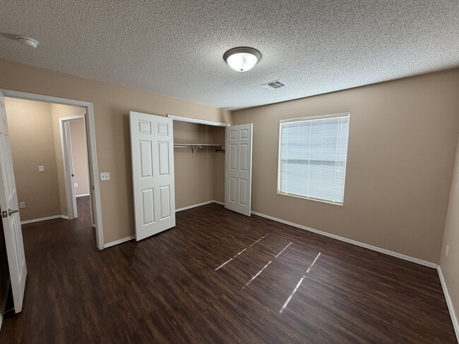 Building Photo - 9811 Socorro Rd