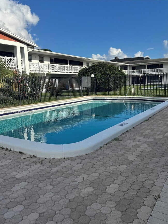 Foto del edificio - 1701 NW 46th Ave