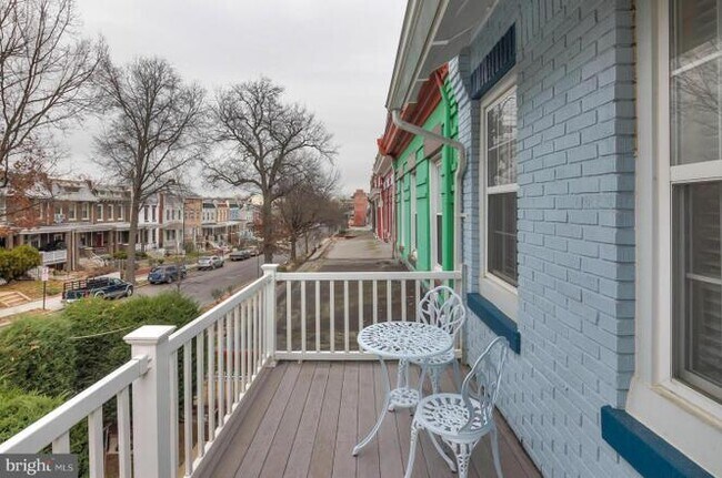Exclusive Access Porch - 646 Irving St NW