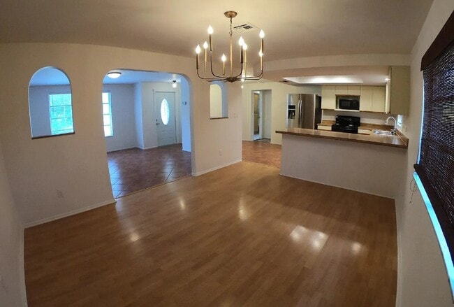 Foto del edificio - 1429 Winkler Ave