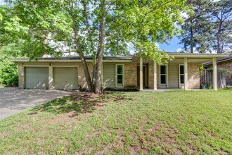 Building Photo - 3530 Kentwood Dr