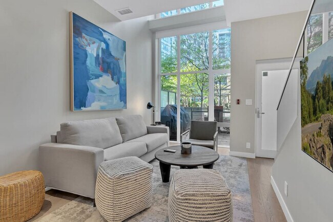 Building Photo - 161 E 1st Ave