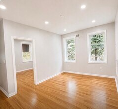 Building Photo - 146 W 27th St
