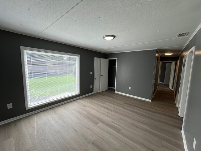 Building Photo - 3542 Windsor Cir