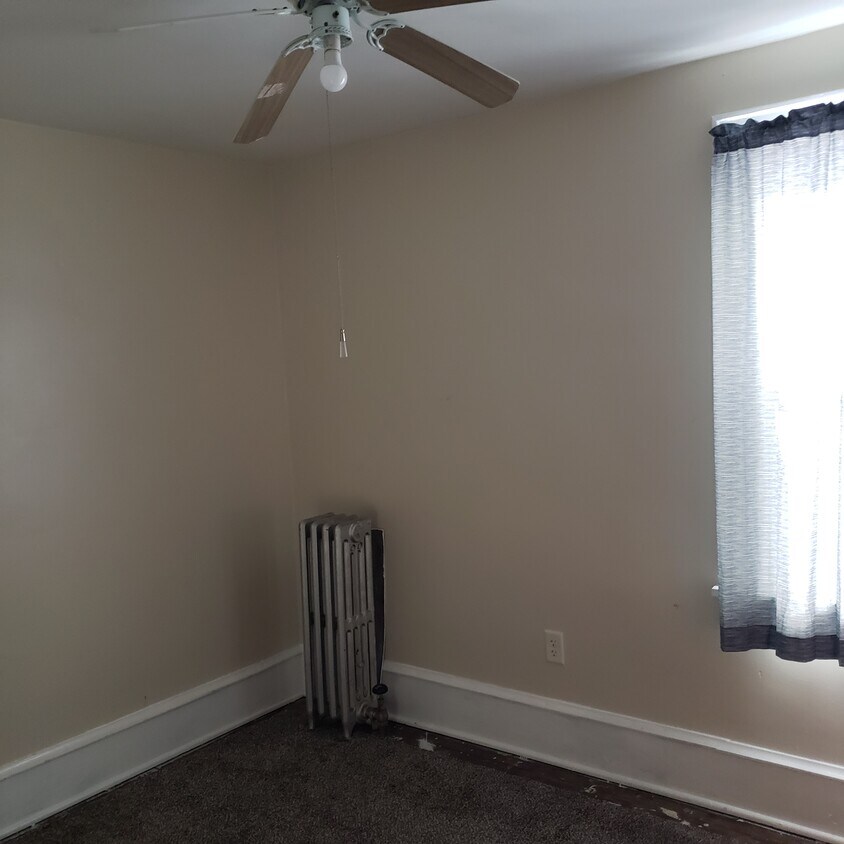 Primary Photo - 215 Lynwood Ave