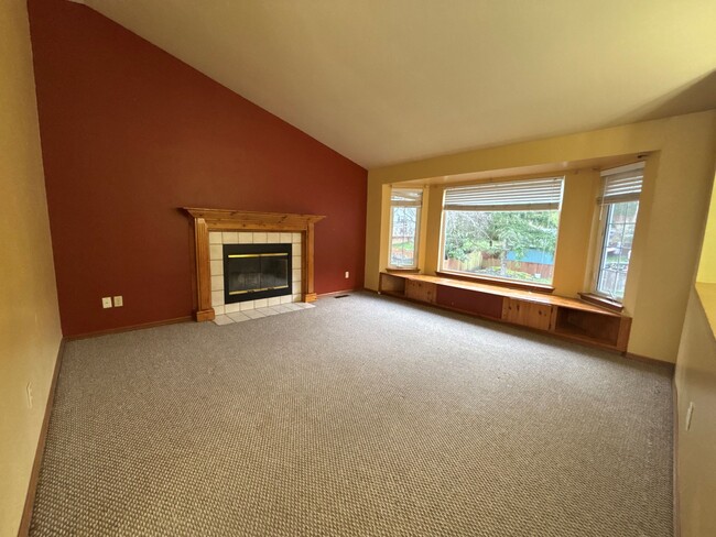 Photo - 13459 Eldridge Pl NW House