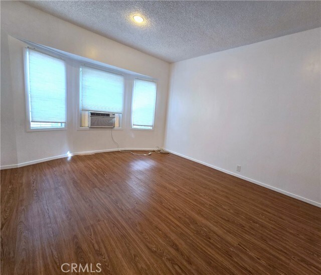 Foto del edificio - 3033 N Main St