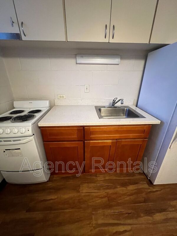 Primary Photo - 425 N Kuakini St