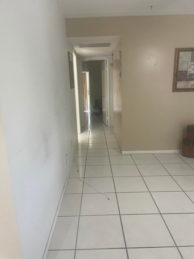 Foto del edificio - 3300 Springdale Blvd