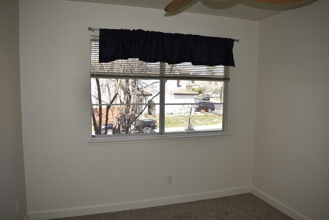 Building Photo - 5413 San Carlos Way