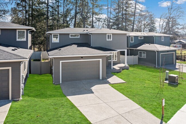 Foto del edificio - 10 Fully Fenced  4 Bed 3 Baths New Constru...