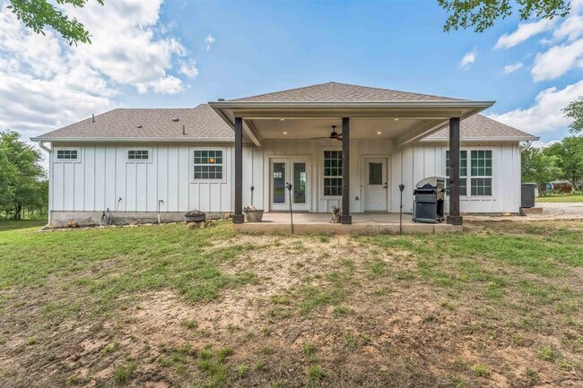 Building Photo - 2720 Co Rd 466
