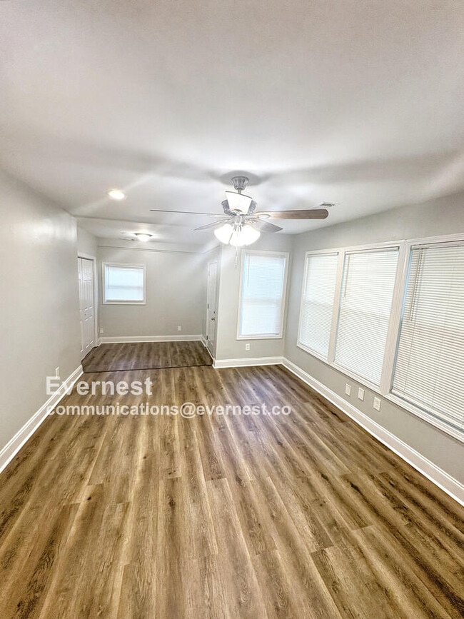 Foto del edificio - 2228 Jernigan Dr SE