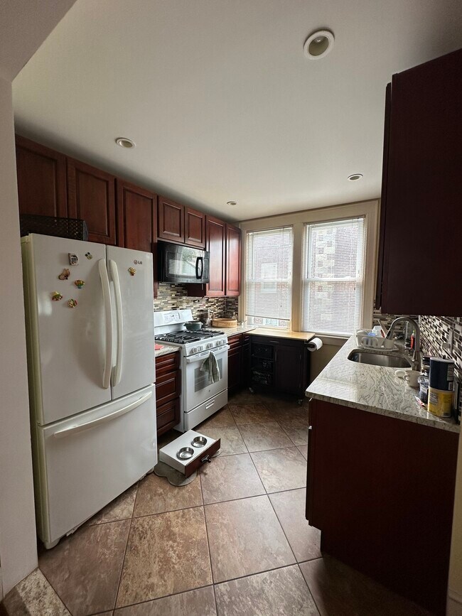 Foto del edificio - 225 Hudson Pl