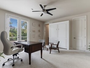 Building Photo - 2032 Fannin Station S Building Photo - 2032 Fannin Station S