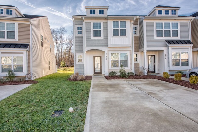 Building Photo - Move-in Ready!