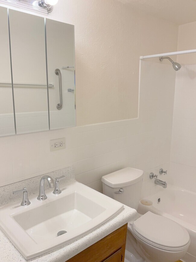 Foto del edificio - 1375 Everett Ct