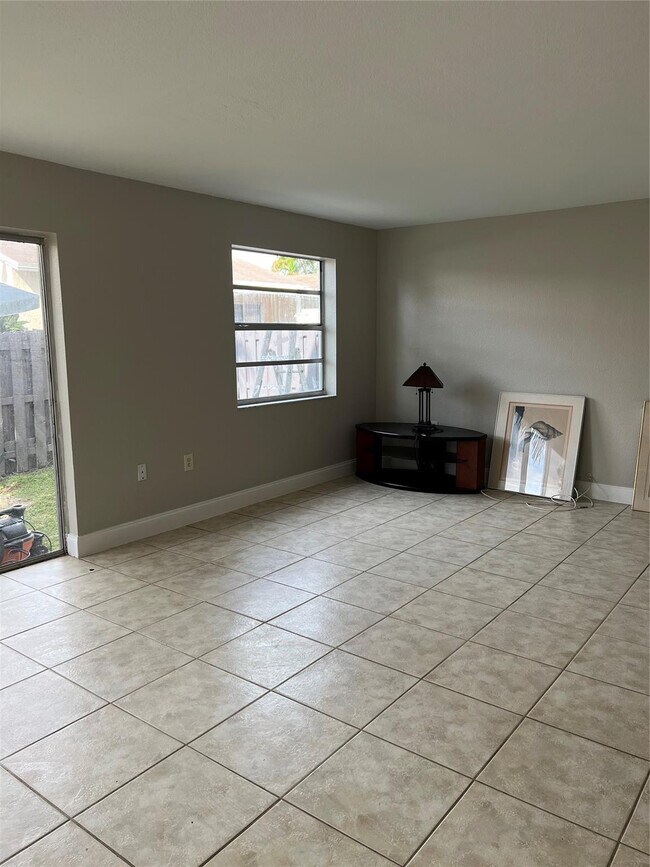 Foto del edificio - 8265 NW 192nd Terrace
