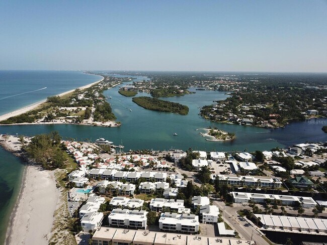Foto del edificio - 1255 Tarpon Center Dr