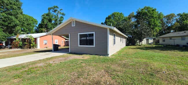 Building Photo - 418 Lynn St
