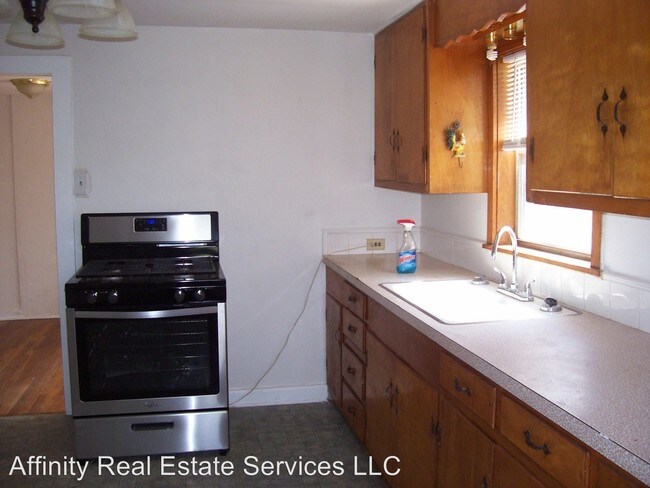 Building Photo - 3 br, 1 bath House - 2418 Legion