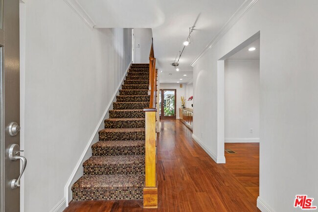 Foto del edificio - 1342 Holmby Ave