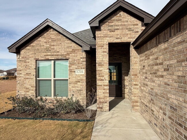 Building Photo - 1216 N 6th St