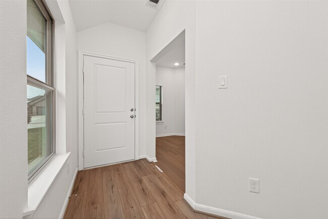 Foto del edificio - 1410 Cecilia Vines Dr