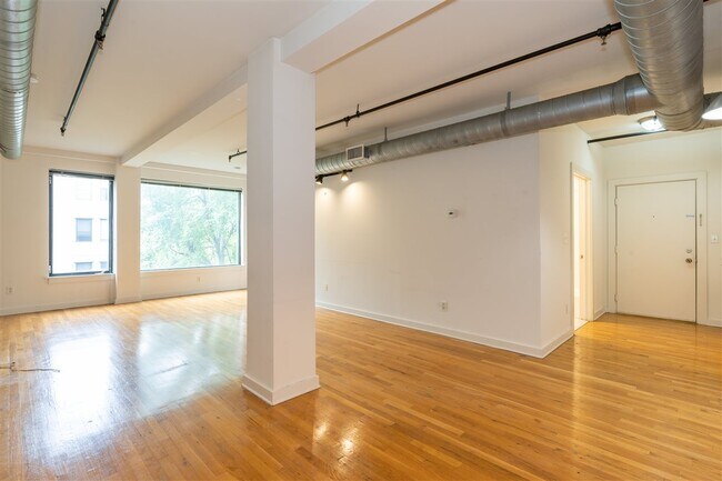 Building Photo - 505 4th St