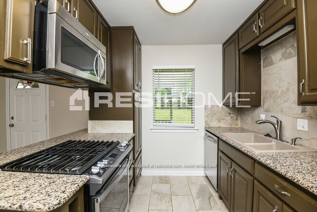 Foto del edificio - 521 Kemper Ave