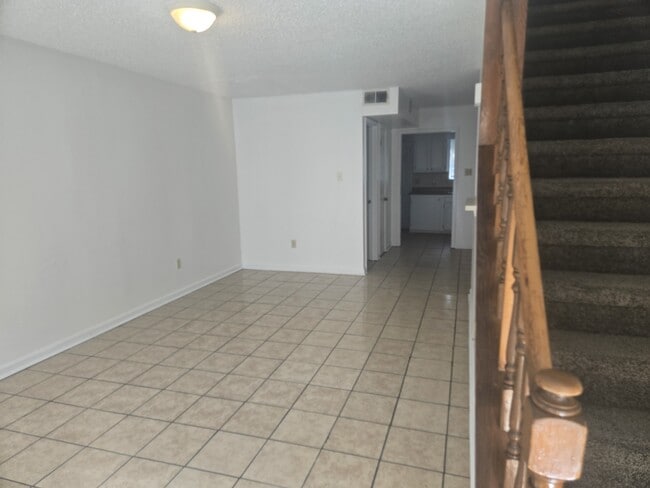 Foto del edificio - 115 Oak Ridge Ave