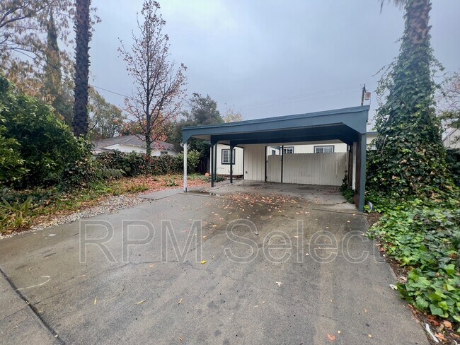 Building Photo - 2250 Juanita Ln
