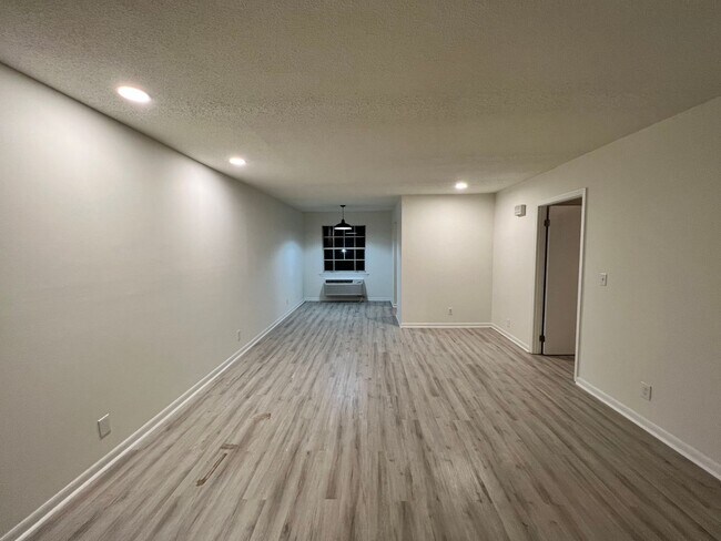Foto del edificio - 2845 Dayton Blvd