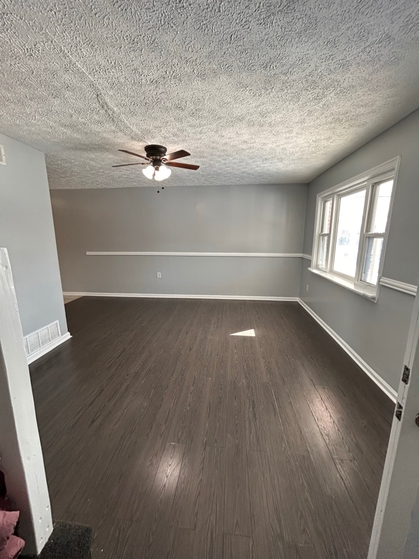 Building Photo - 821 Lannerton Rd