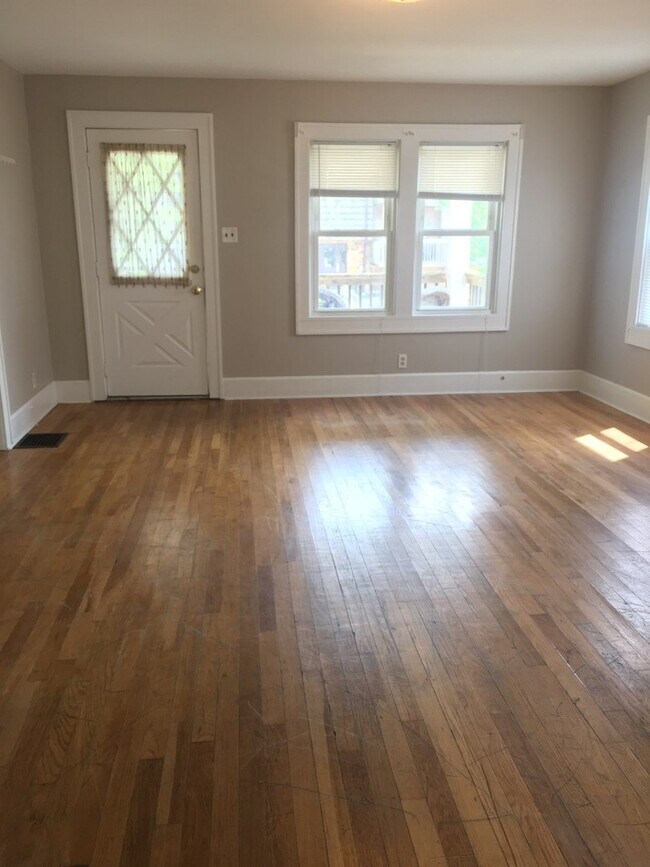 Foto del edificio - 3 bedroom, 1 bath Home - Available: August 2027!