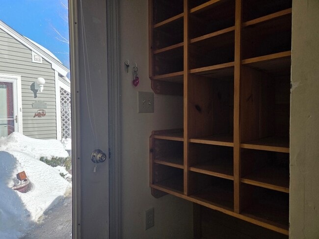 Building Photo - 112 Mountain River East Rd